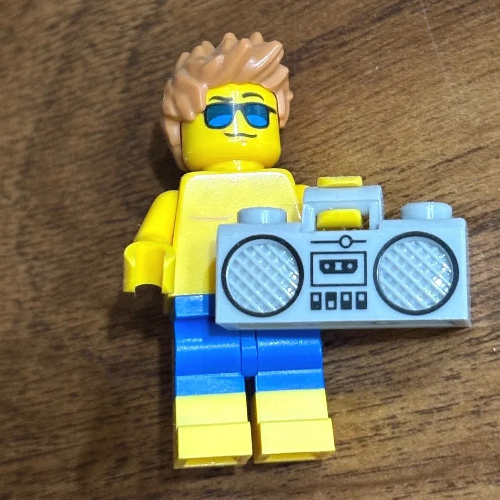 Lego Minifigure Surfer Guy with Sunglasses Boombox Blue Shorts Beach Lego City
